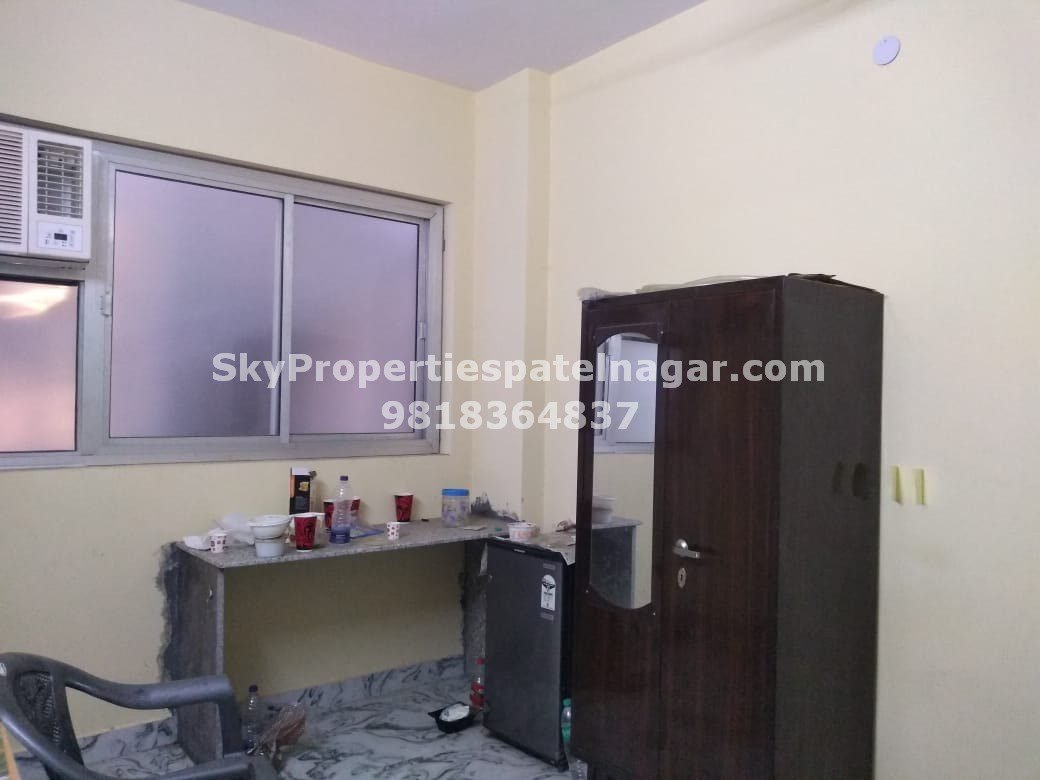 1 Rk in Karol Bagh Near Vajiram and Ravi