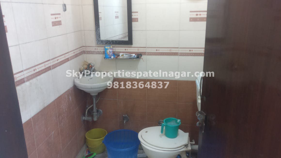 Pg in Karol Bagh Near Vajiram and Ravi