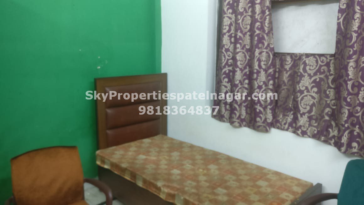 Pg in Karol Bagh Near Vajiram and Ravi