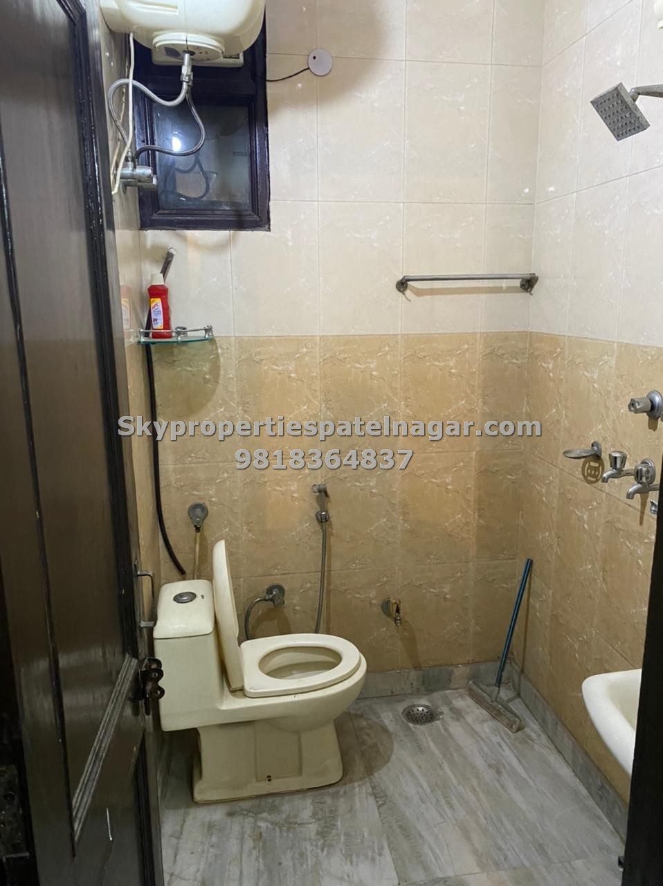 2 bhk in Karol Bagh Delhi Near Vajiram and Ravi