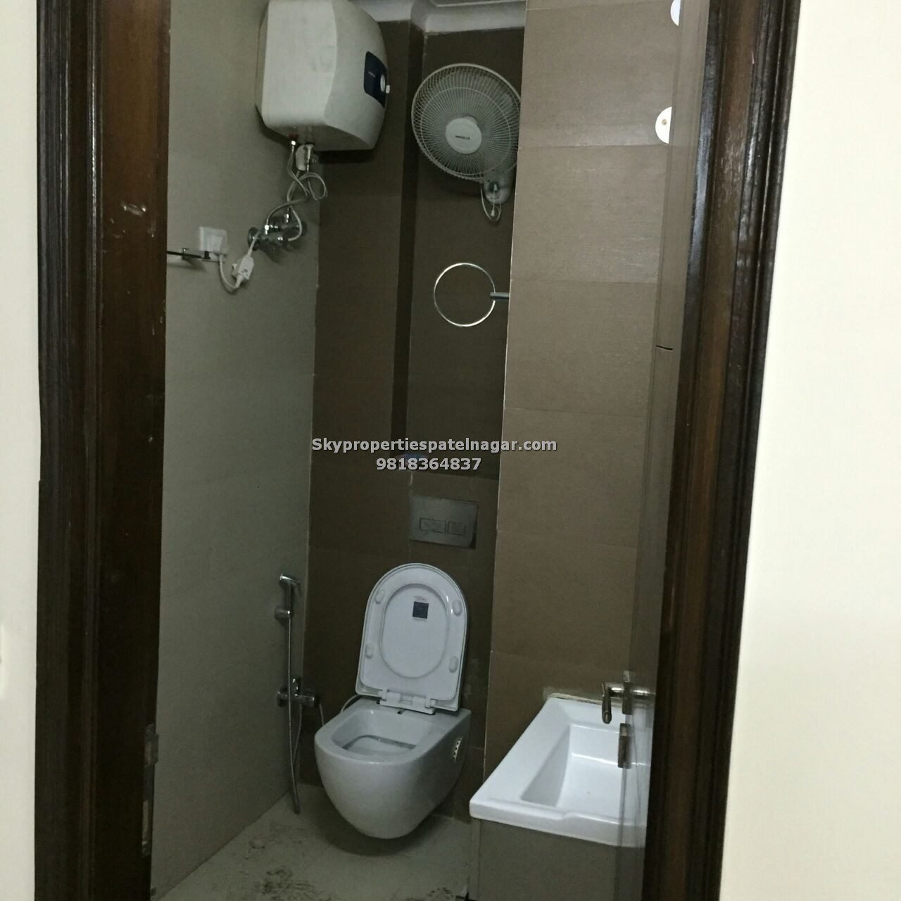 1 Bhk near Rml Hospital Delhi