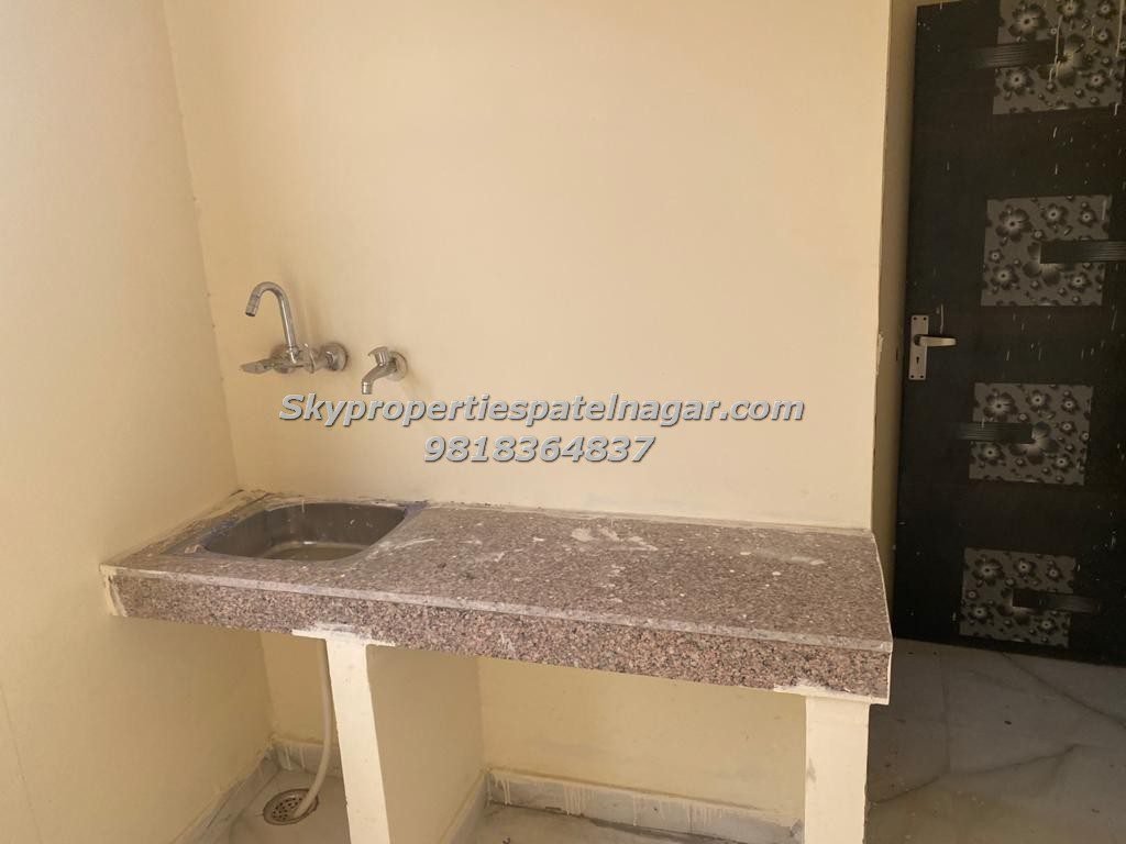 Single Room in west Patel Nagar Delhi