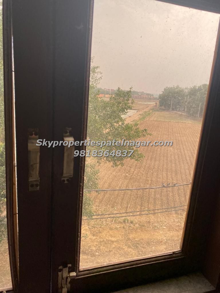 Single Room in west Patel Nagar Delhi