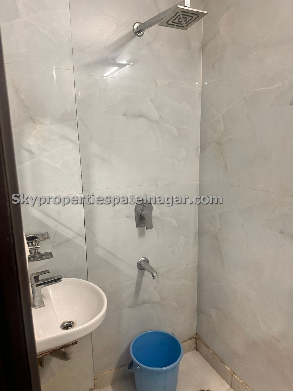 PG With Food Near Karol Bagh Metro Station