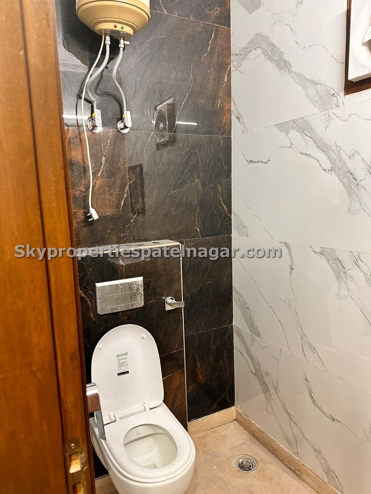 PG With Food Near Karol Bagh Metro Station