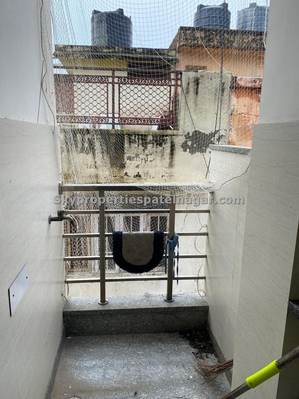 Single Room Near Vajirao and Reddy Institute Delhi