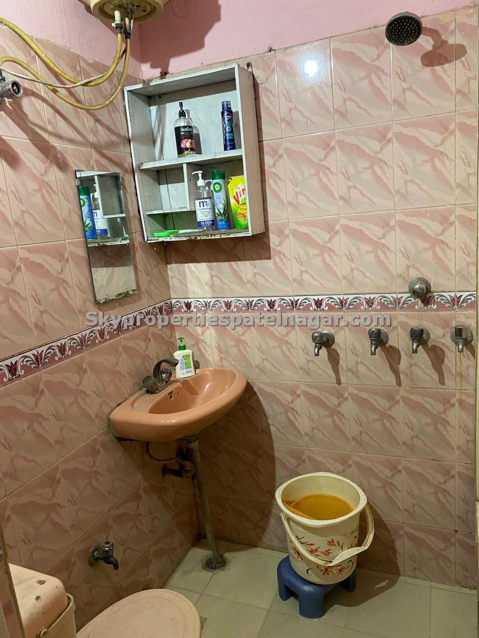 Single Room Near Vajiram