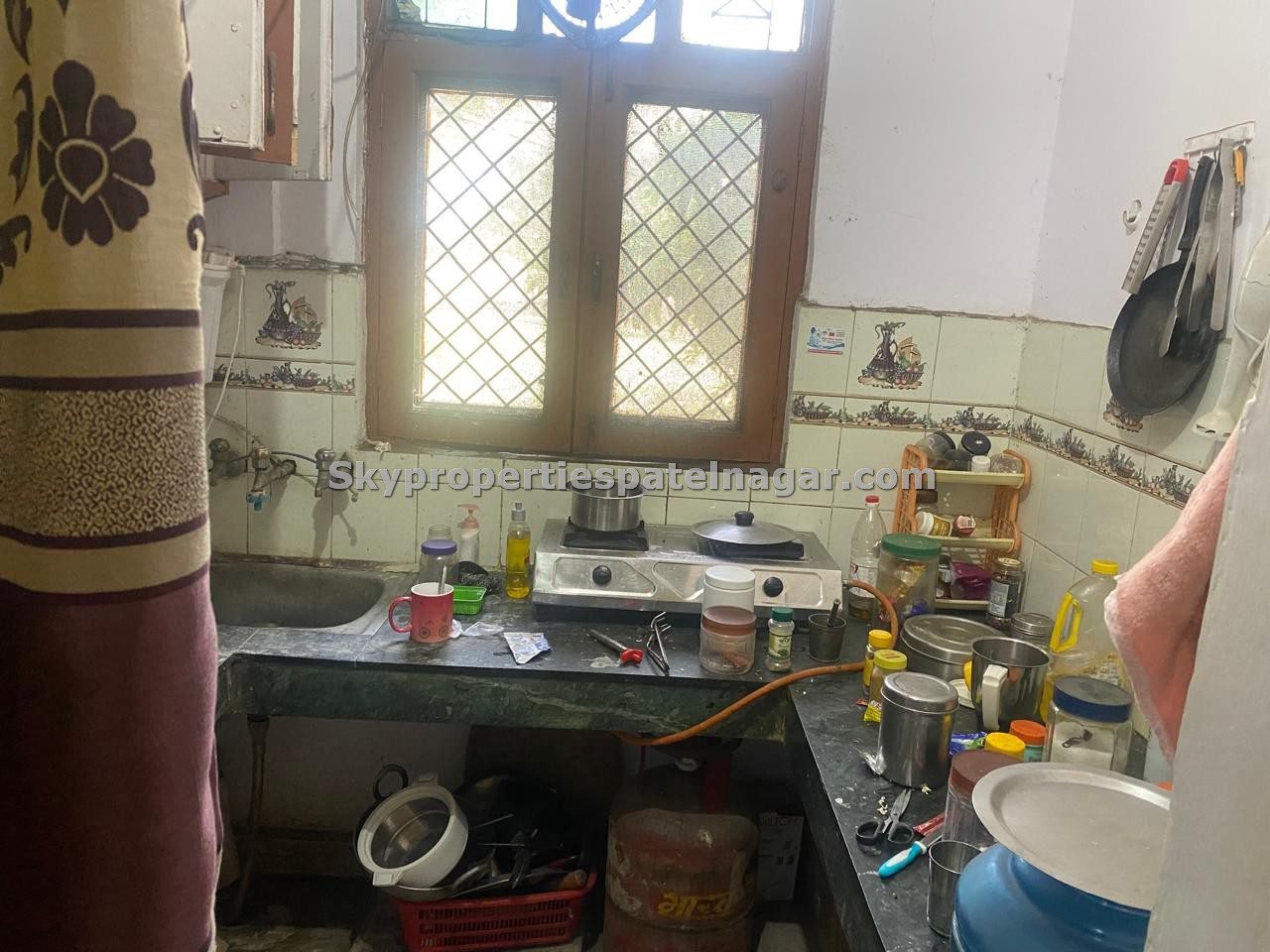 1 BHK Near Karol Bagh Metro Station Delhi