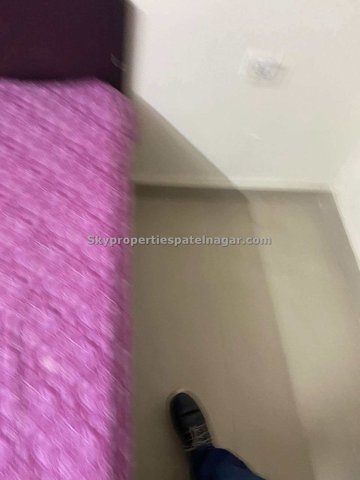 Single Bed Pg In Karol Bagh