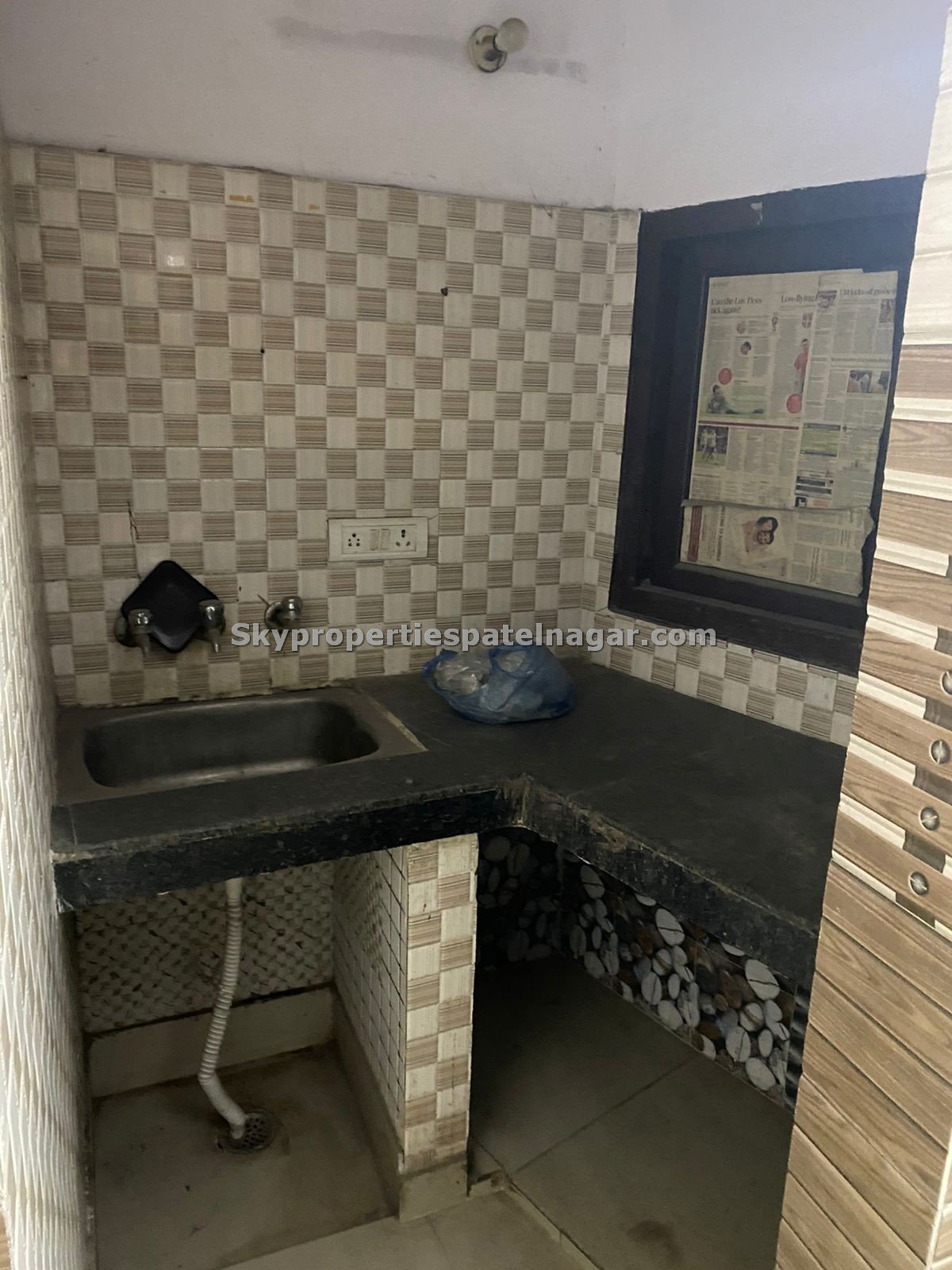 Single Bed Pg In Karol Bagh