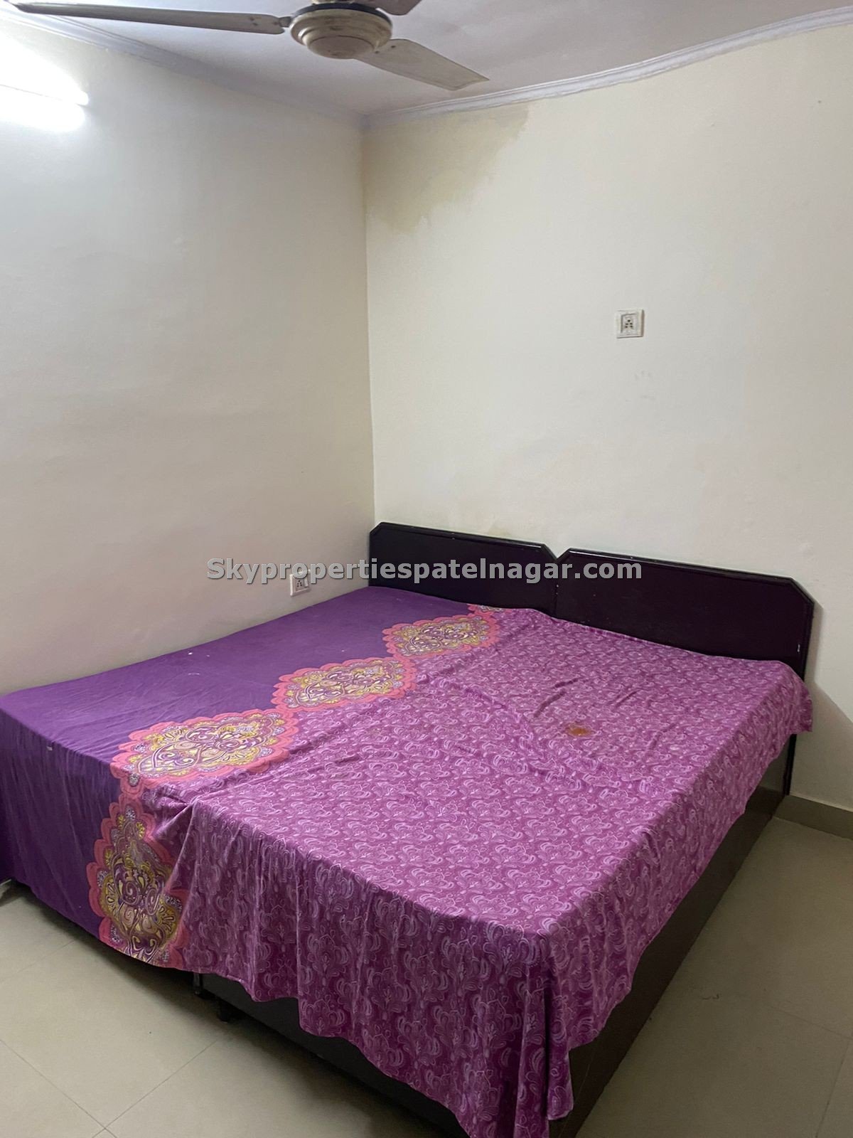 Single Bed Pg In Karol Bagh