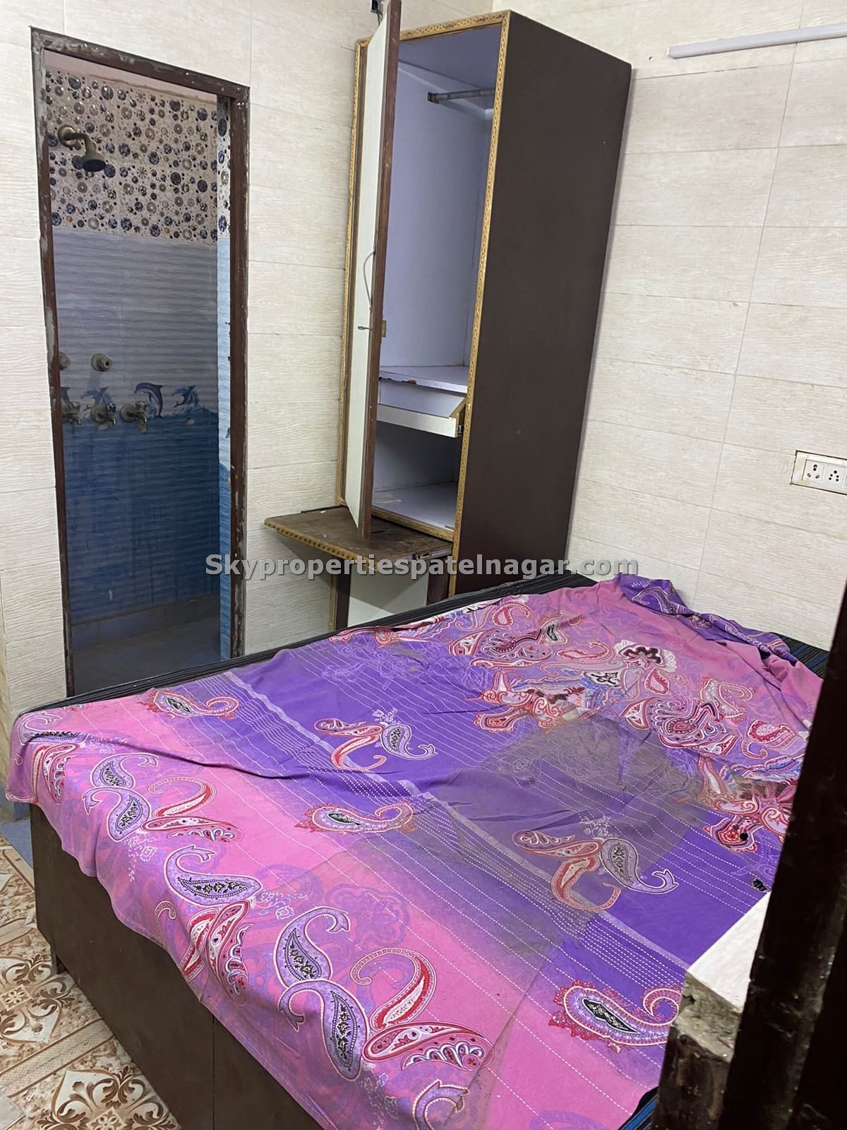 Single Bed Pg In Karol Bagh
