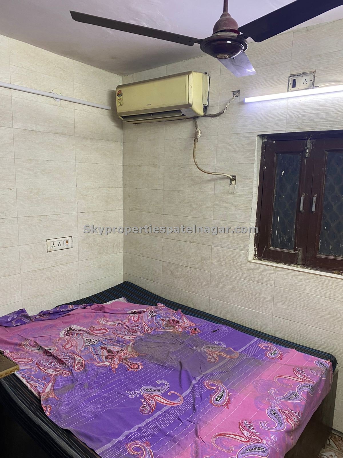 Single Bed Pg In Karol Bagh