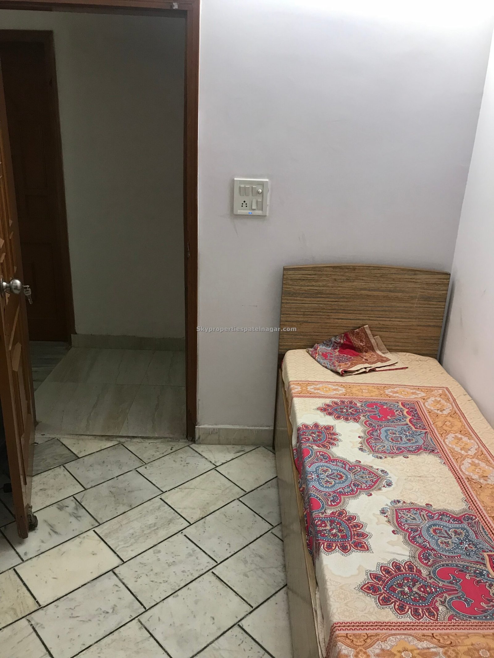 Single Room Near Patel Nagar South Delhi