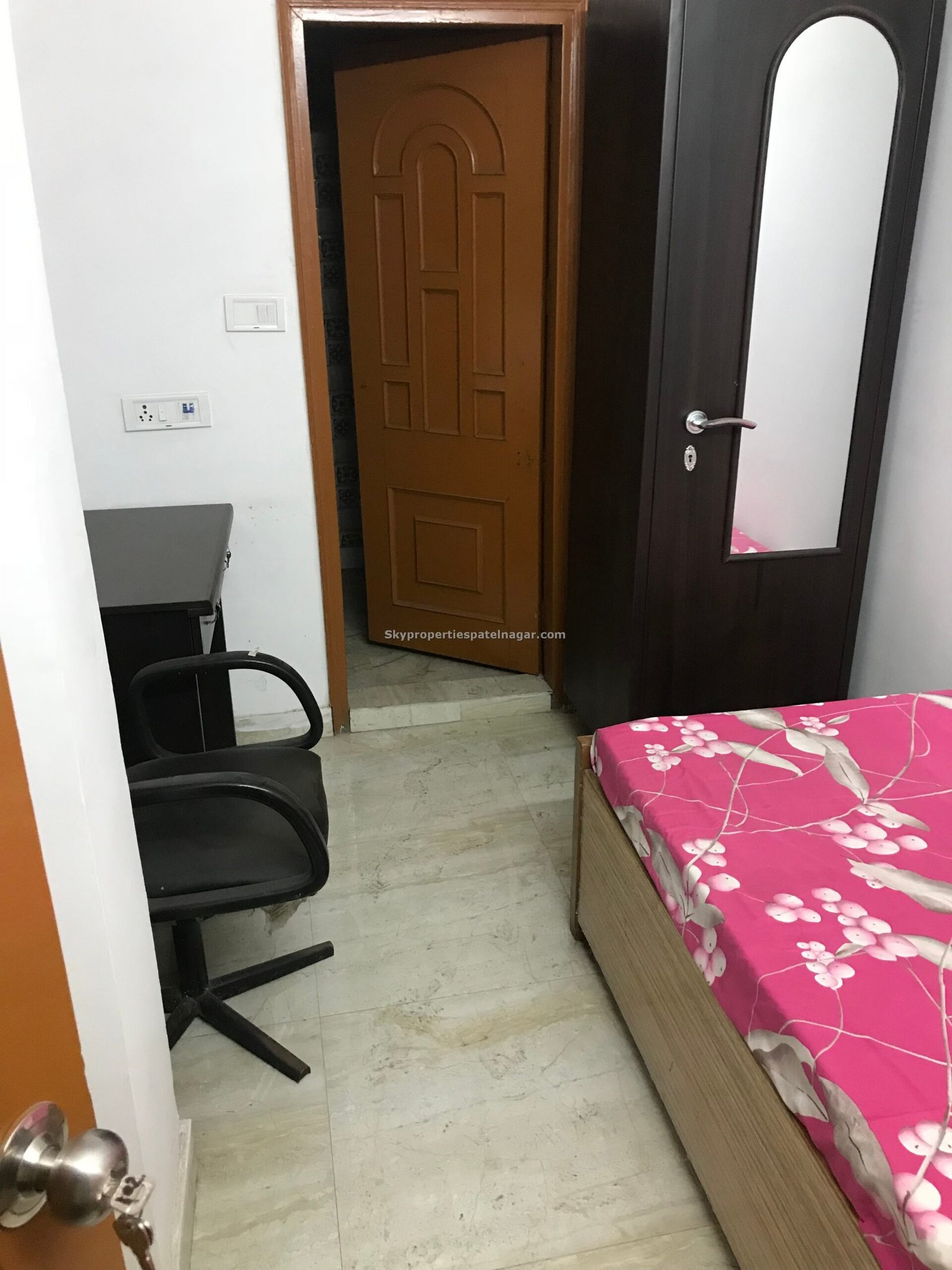 Single Room Pg Near West Patel Nagar