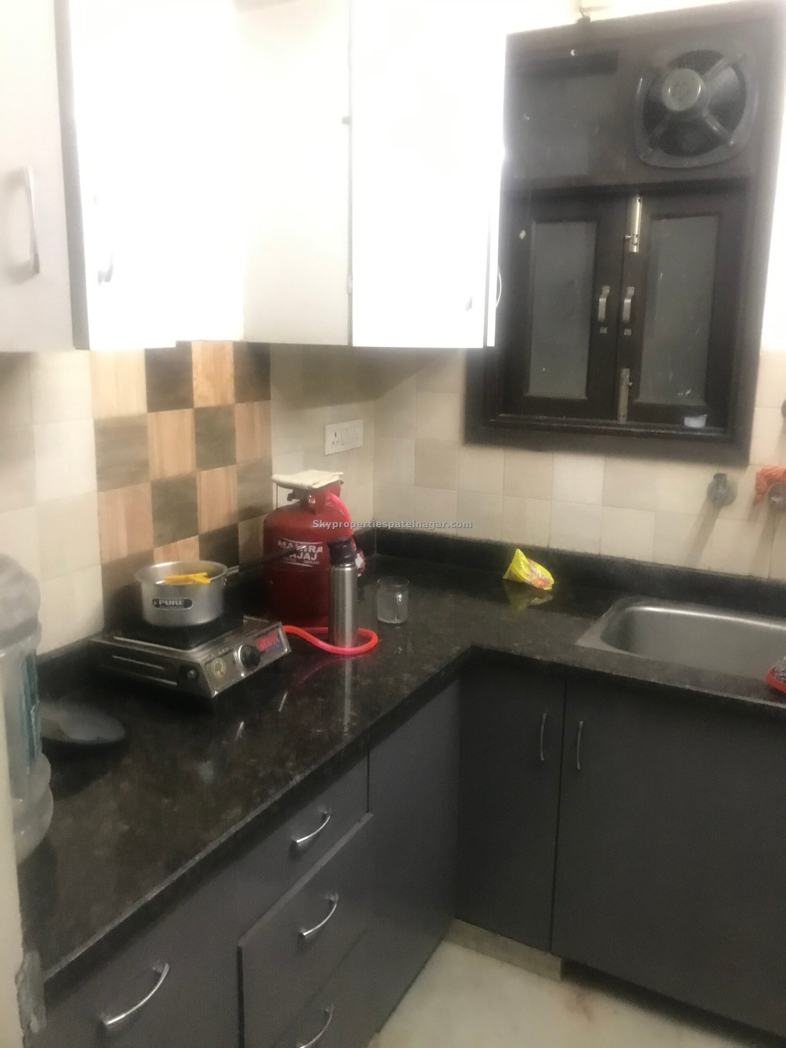 Single Room For Boys In Karol Bagh