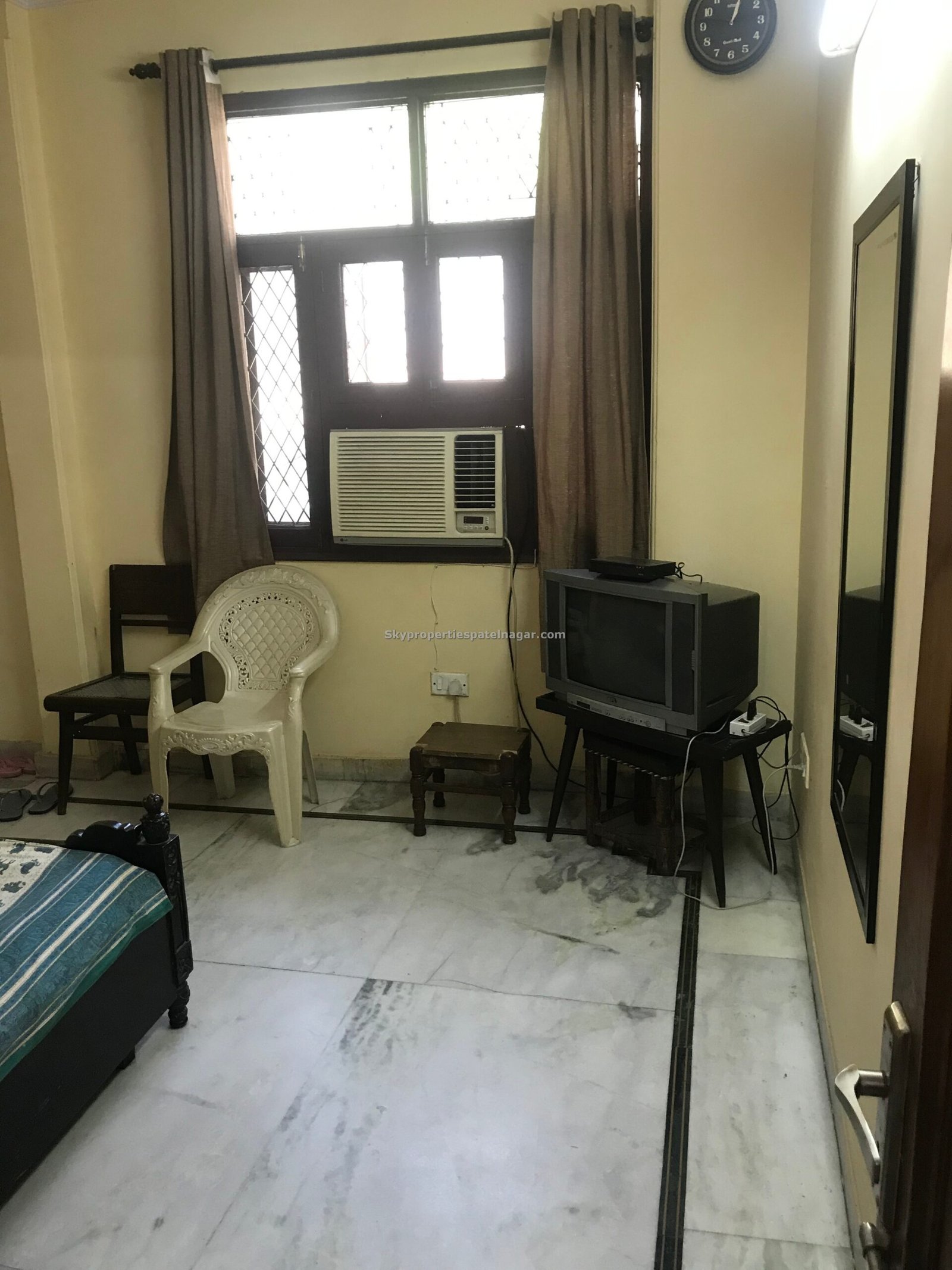 Single Room Near West Patel Nagar