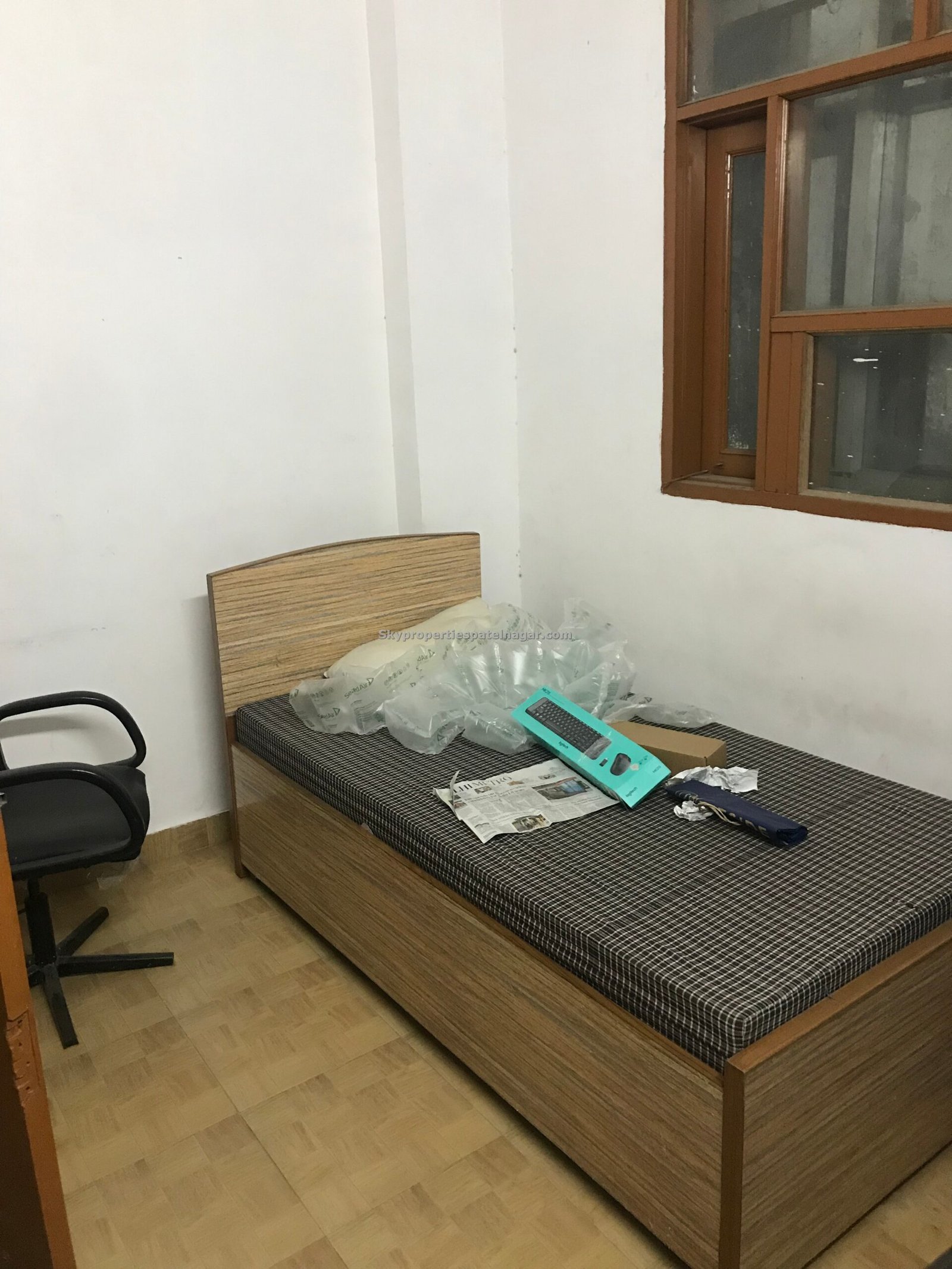 Pg Near East Patel Nagar