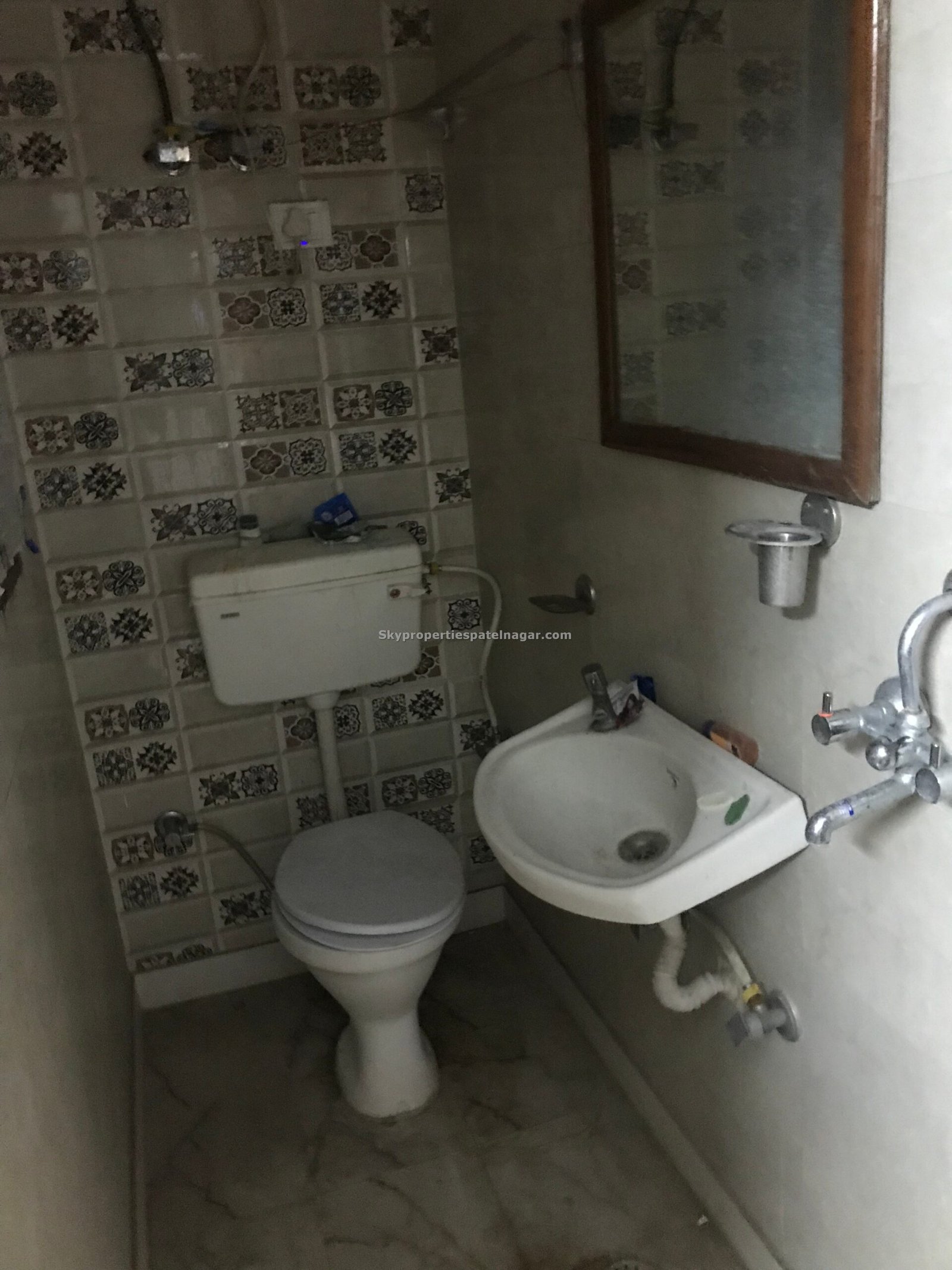 Pg Near East Patel Nagar