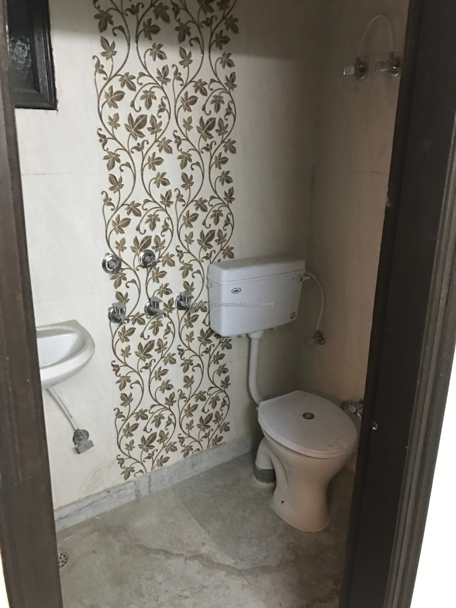 1 Rk In Patel Nagar East Delhi