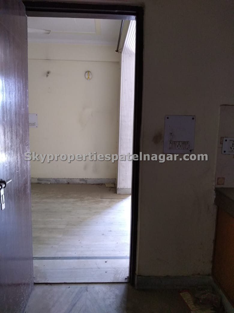 Single Rooms In Karol Bagh For Rent