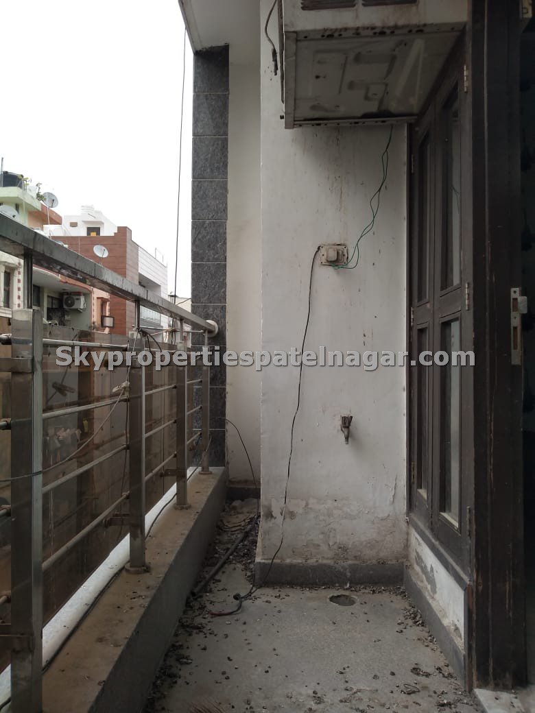 Single Rooms In Karol Bagh For Rent