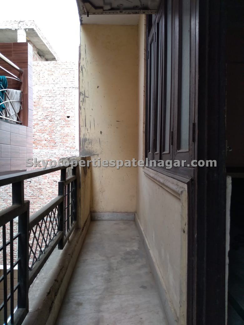 Pg Near Karol Bagh Market Delhi