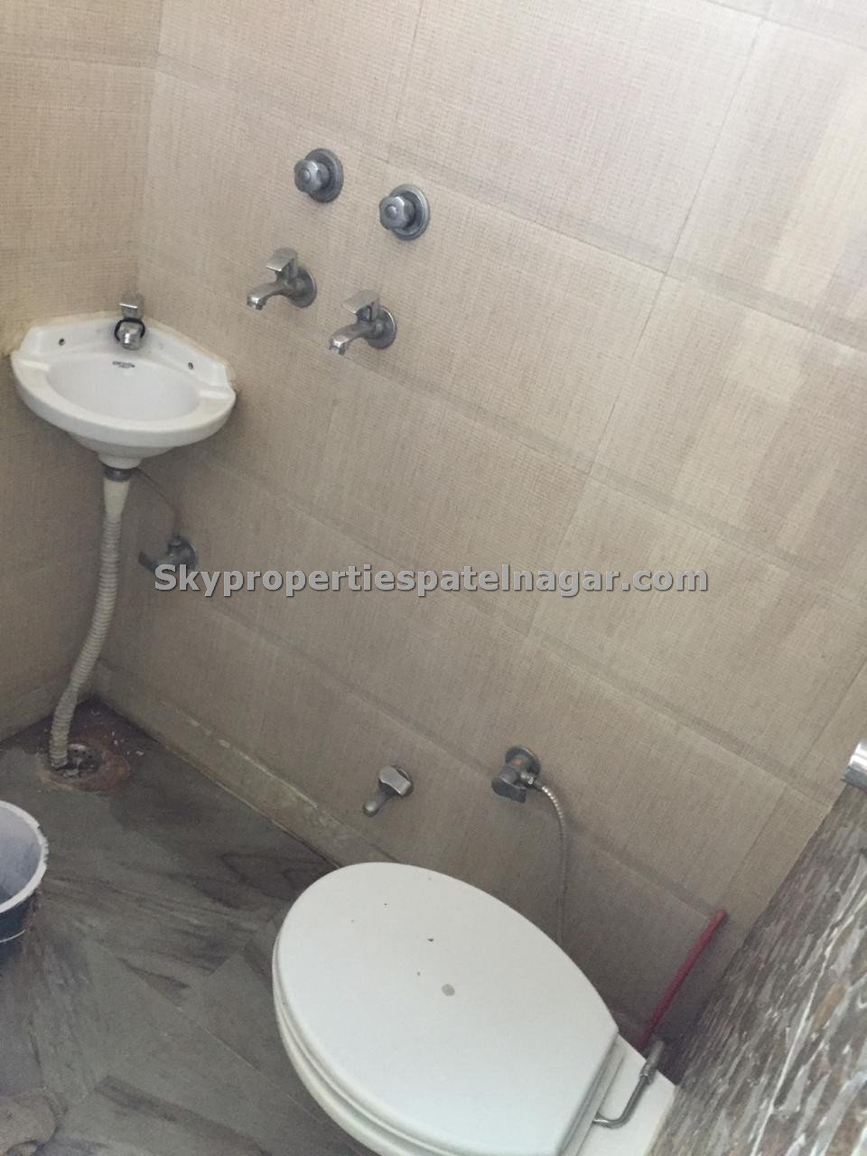 Pg Near Karol Bagh Market Delhi