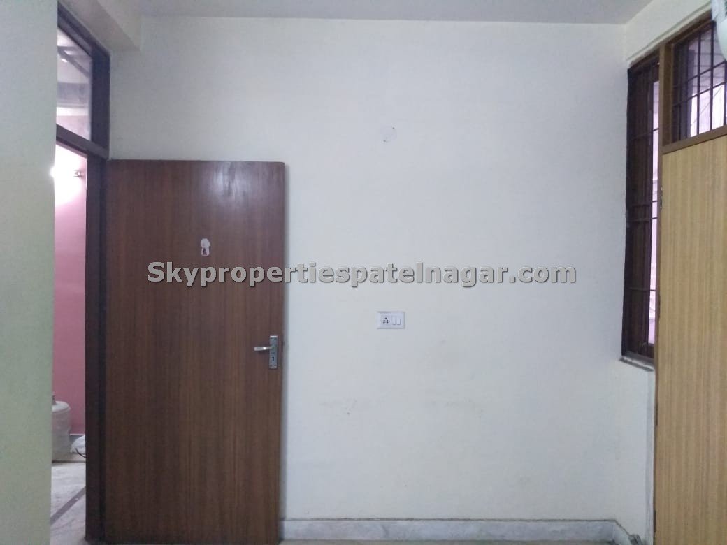 Pg Near Karol Bagh Market Delhi