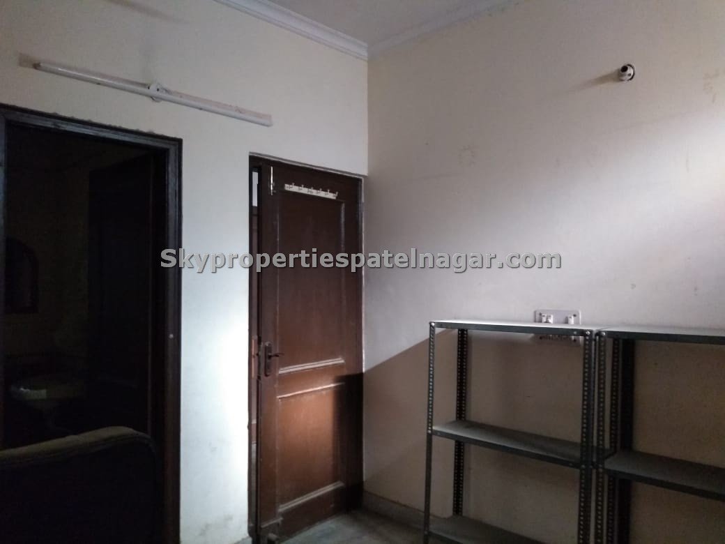 Rooms In Jhandewalan Delhi