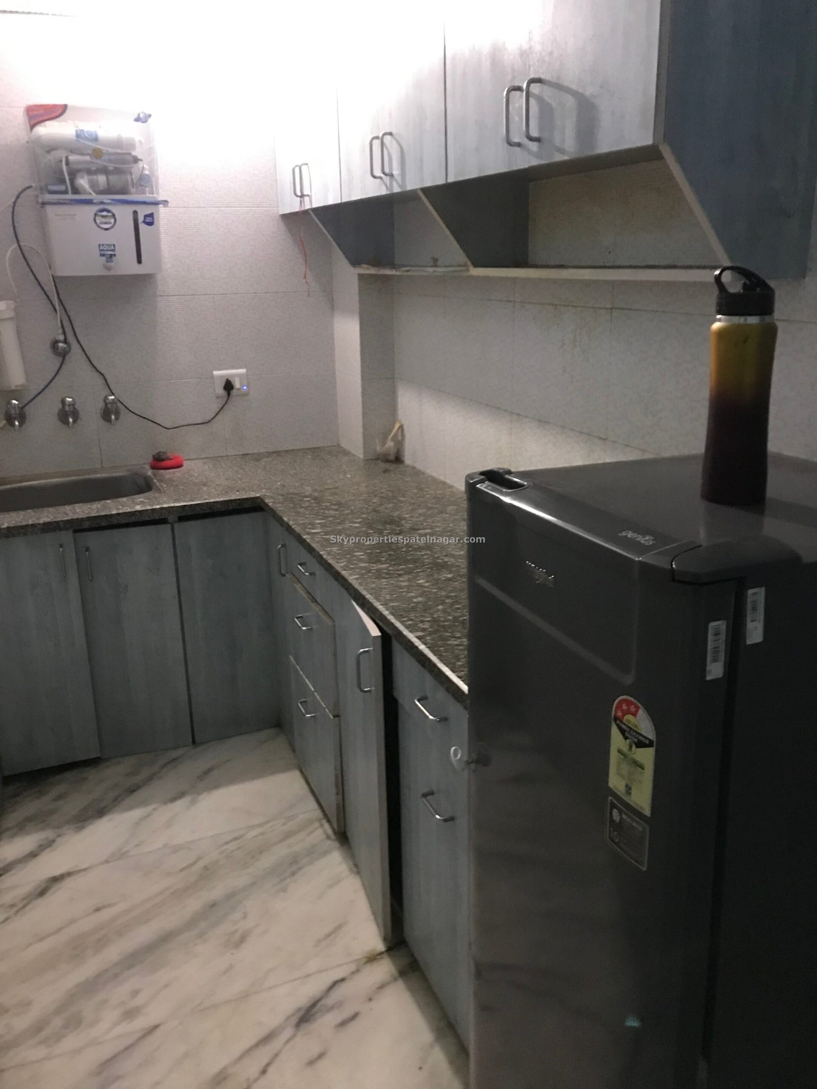 Single Room In Joshi Road karol Bagh Delhi