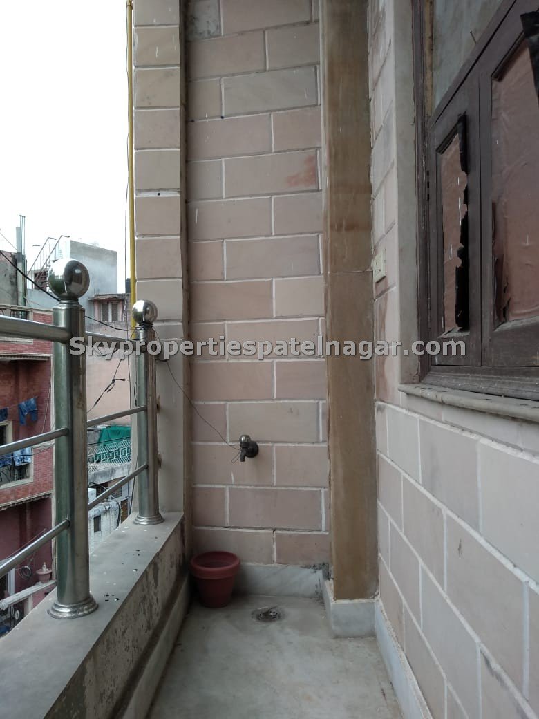 Single Room In Hanuman Chowk Delhi