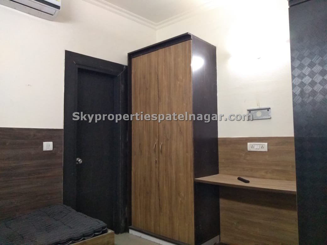 Single Room In Hanuman Chowk Delhi