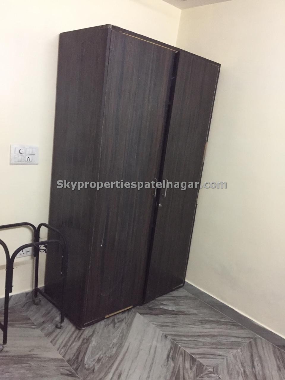 Single Room In Hanuman Chowk Delhi