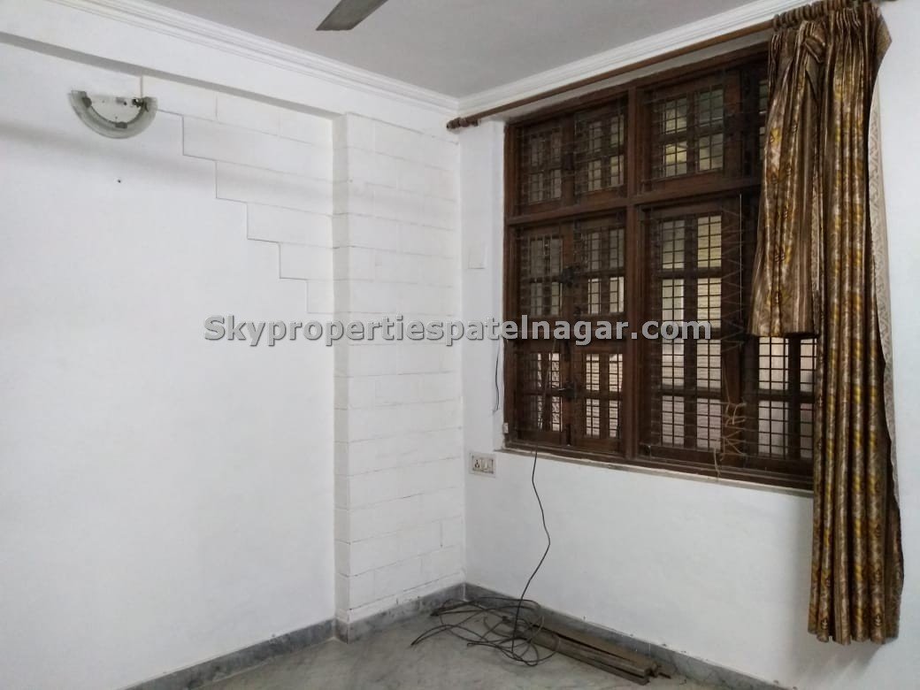 Pg Near Wadhwa College Delhi