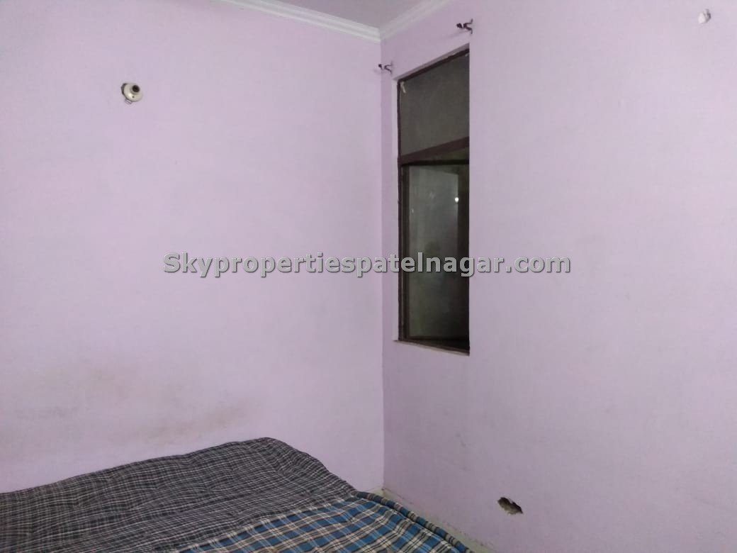Pg Near Karol Bagh Metro Station Delhi