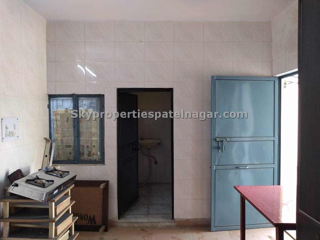 Pg Near Karol Bagh Metro Station Delhi