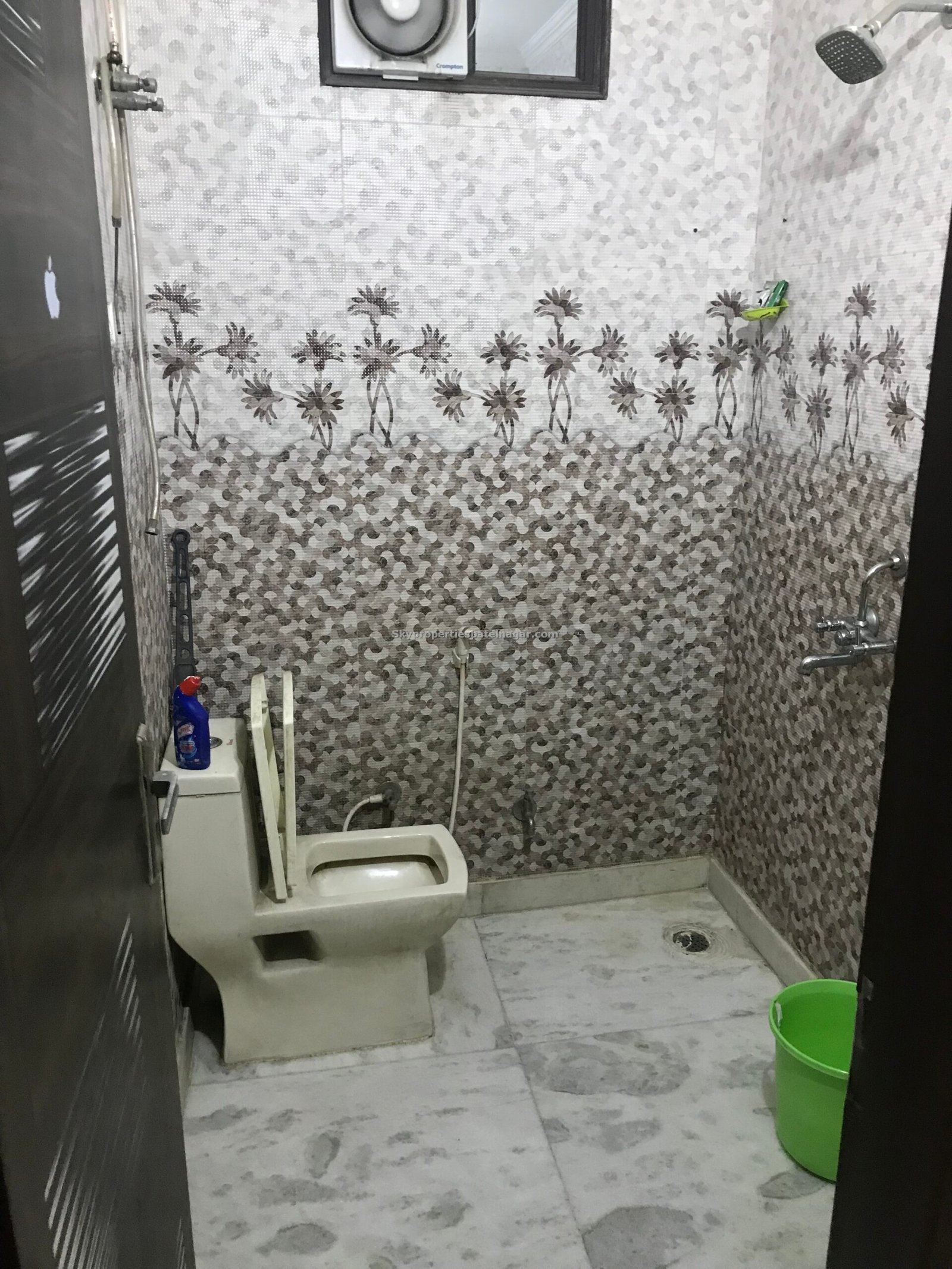 Pg Bhk Near Chanakya IAS Delhi