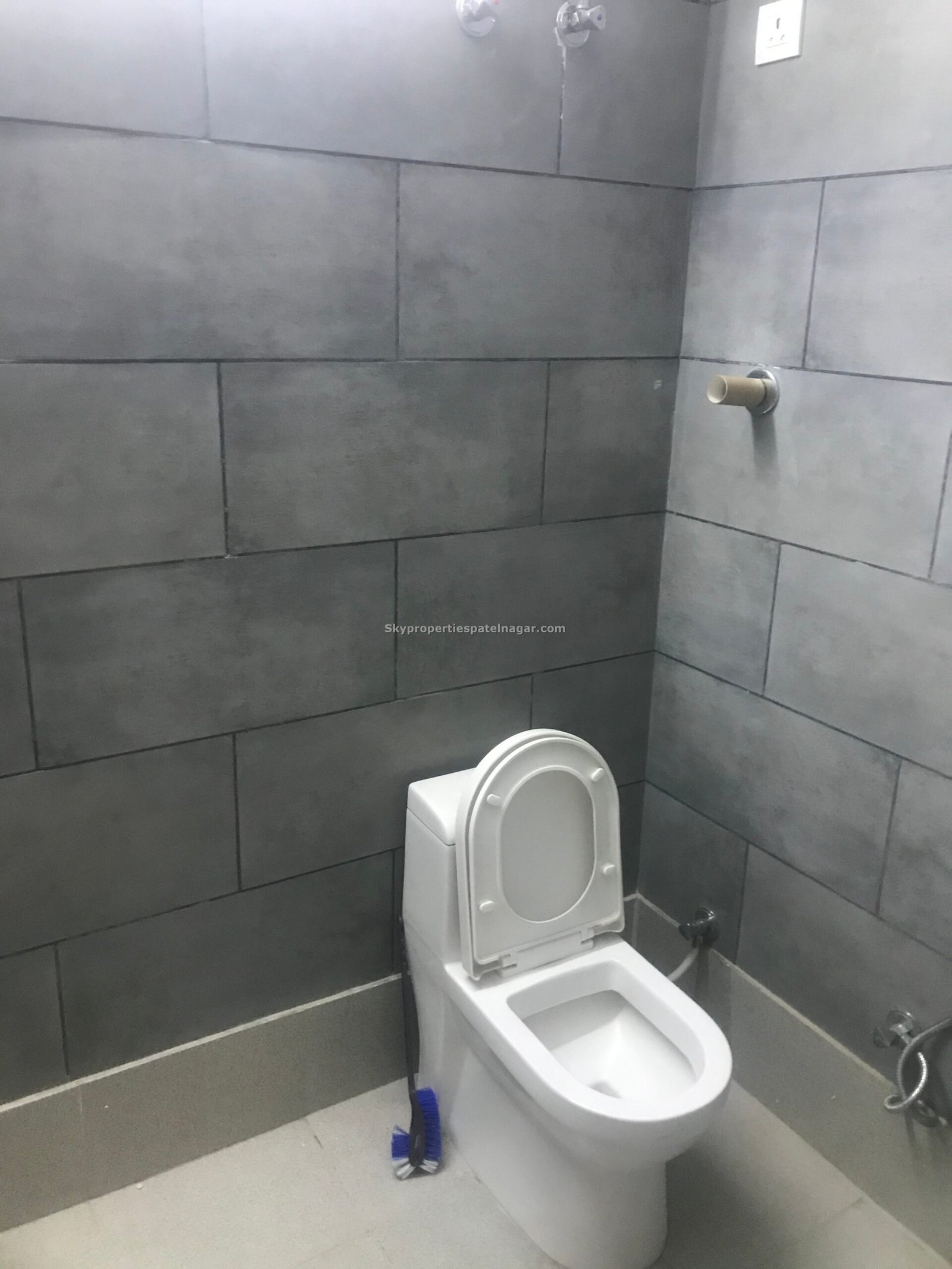 1 Rk Flat In Karol Bagh Delhi