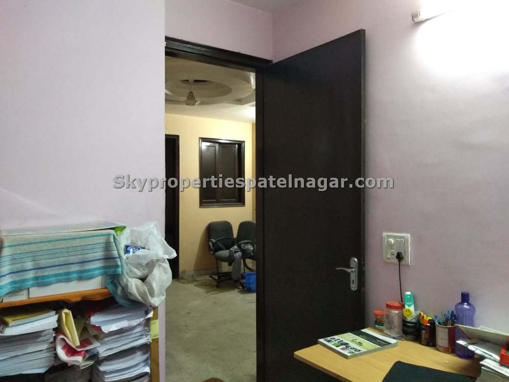 Single Room Near Karol Bagh Metro Station Delhi