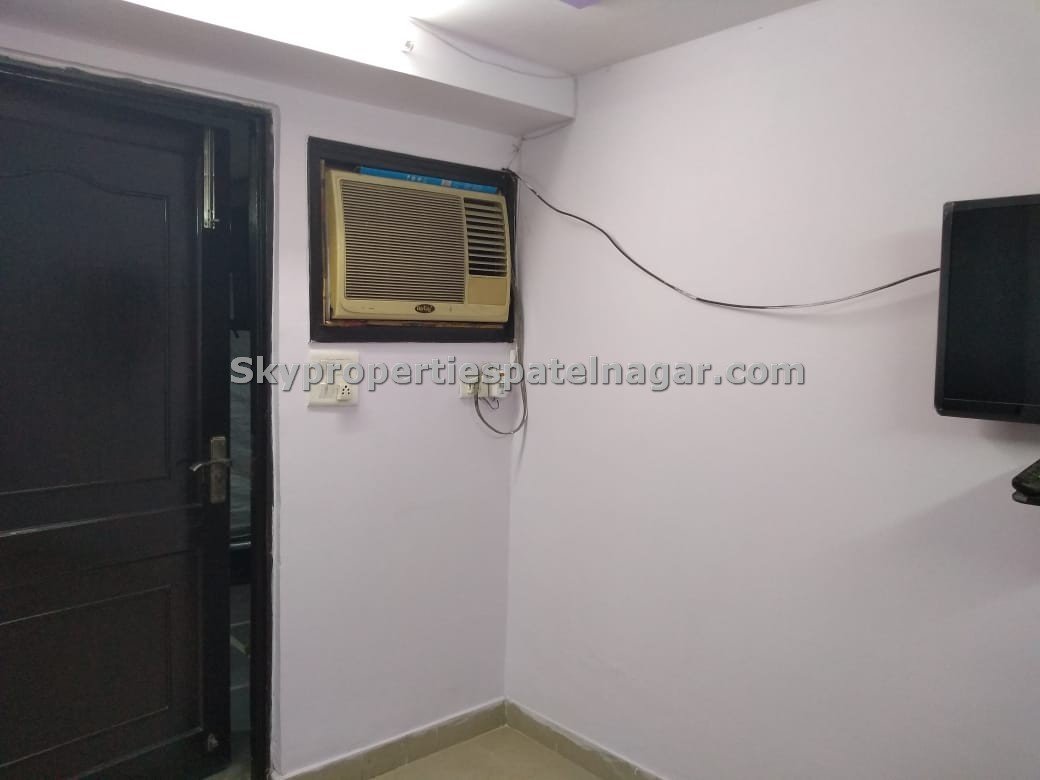 Pg Near Block 8A Karol Bagh Delhi