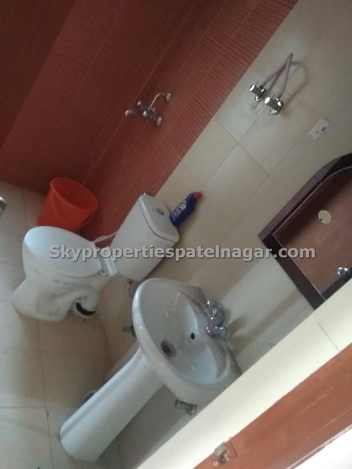 2 BHK Flats for Rent in Ram Manohar Lohia Hospital President's Estate Delhi