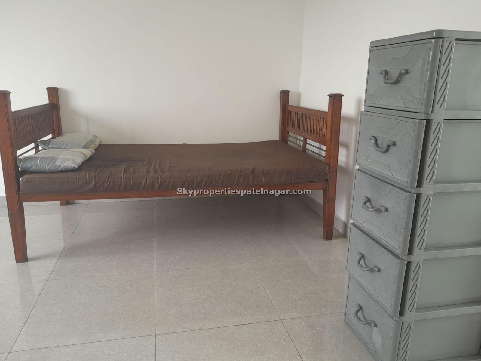 1 Rk Properties For Rent Near Shiv Chowk Patel Nagar Delhi