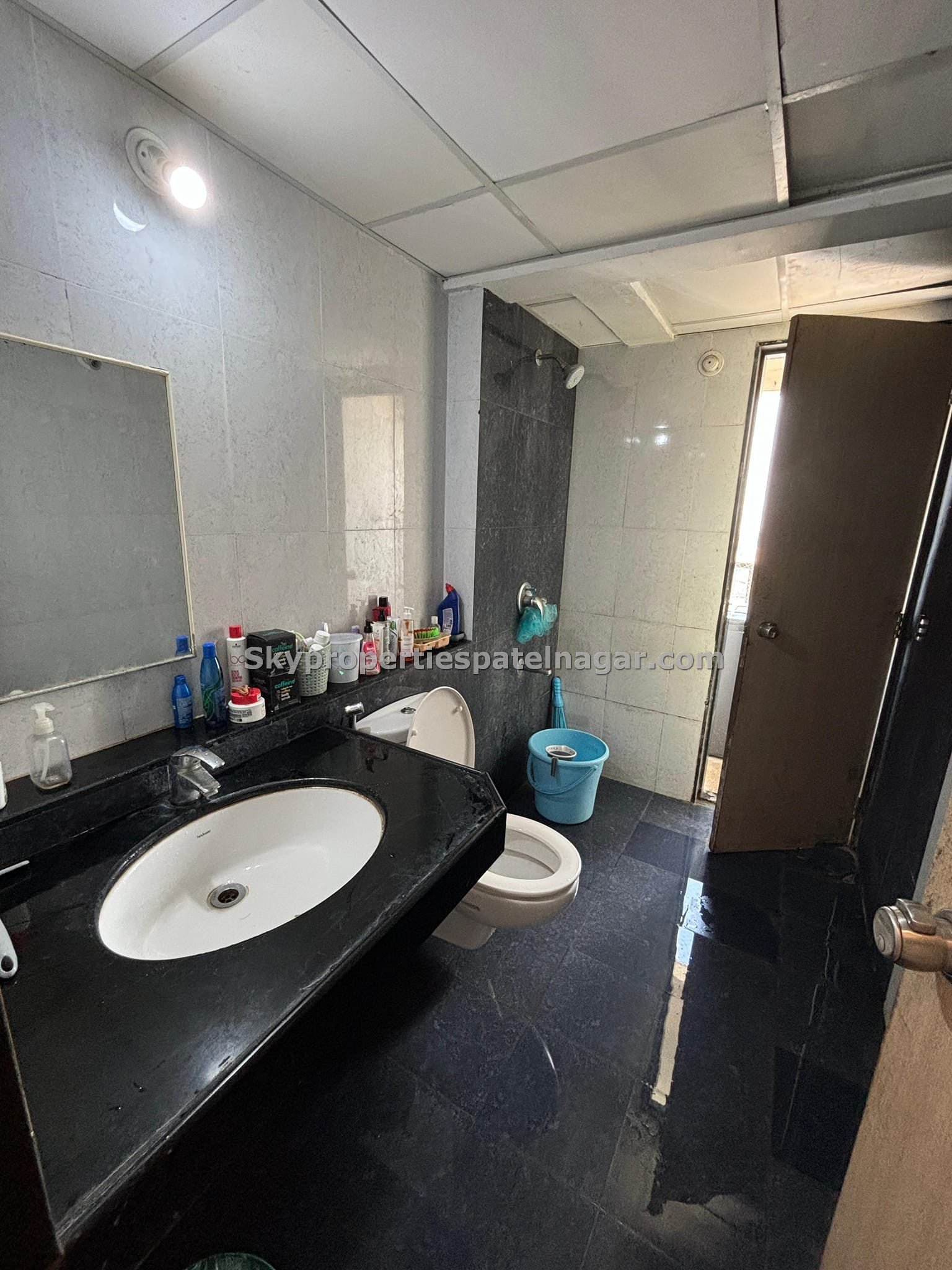 Single Room Flat for Rent Near Patel Nagar Delhi