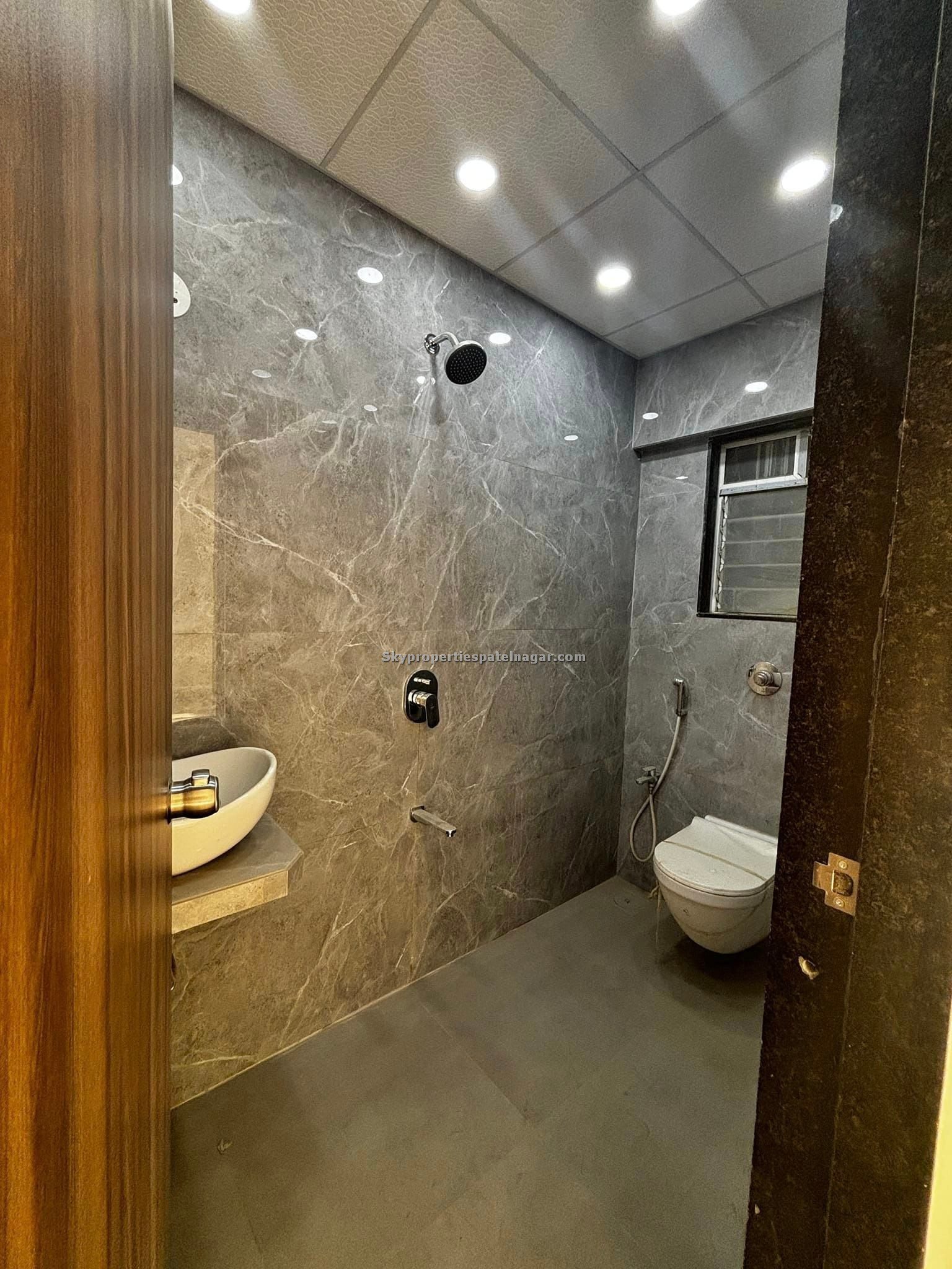 2 BHK With Amenities In Karol Bagh Delhi