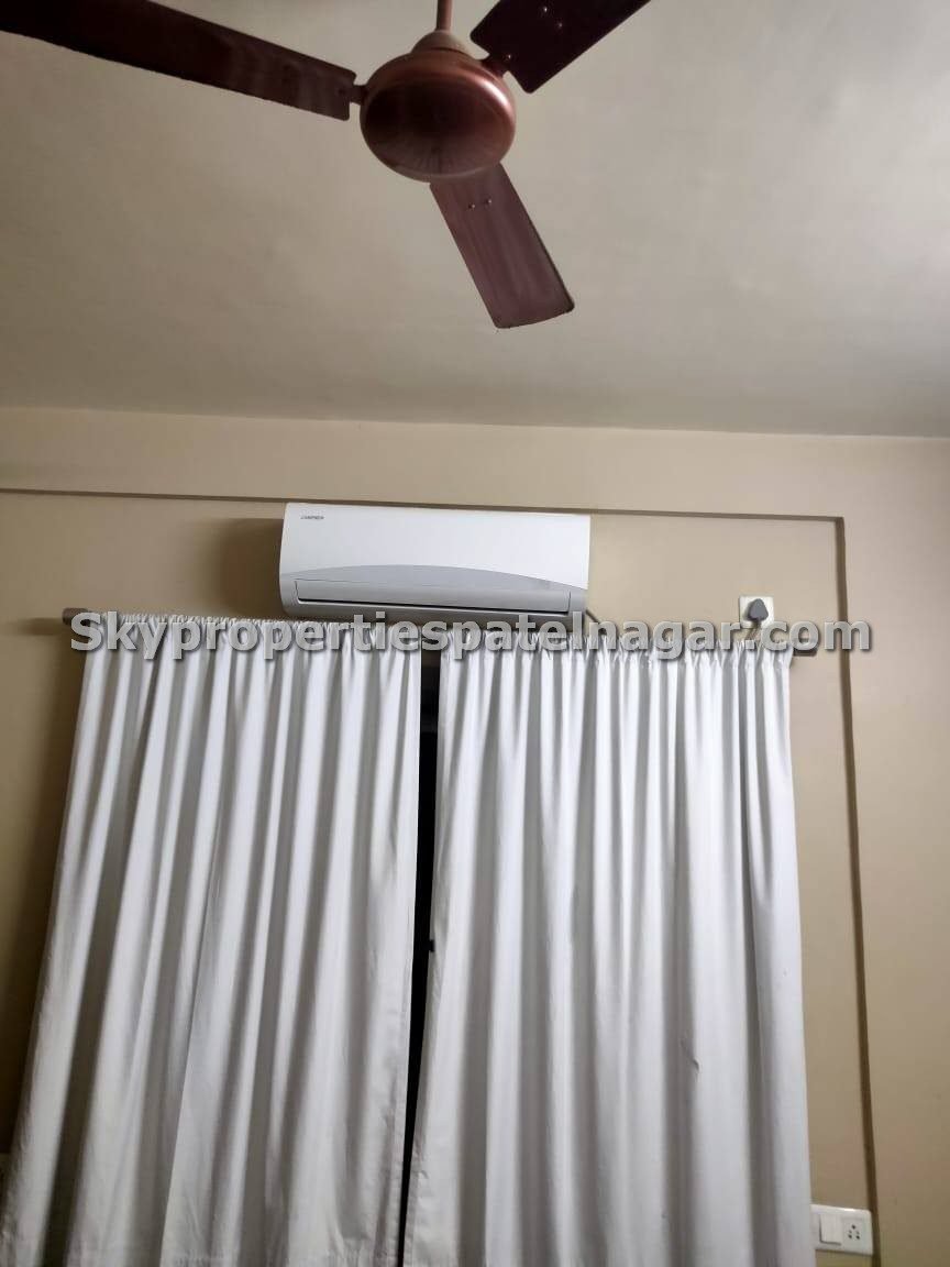 Luxury 1 BHK in Patel Nagar Delhi – Near Market & Metro