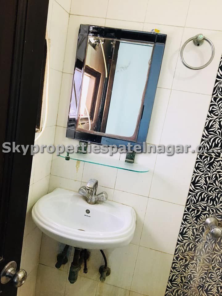 PG Near Metro Station Karol Bagh Delhi – Single/Sharing Available