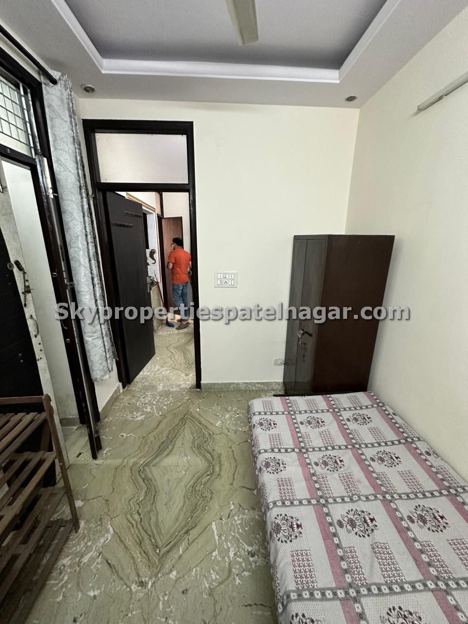 1 BHK Apartment in West Patel Nagar for Rent