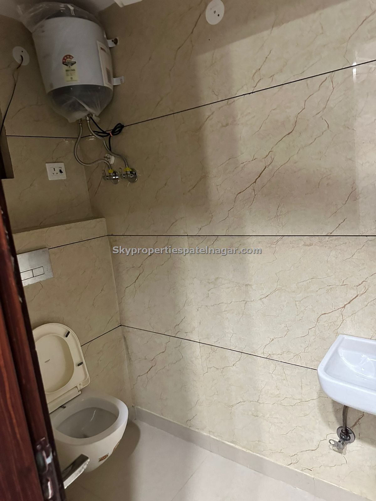 Karol Bagh में सबसे सस्ता 1 RK! इस कीमत पर कोई नहीं देगा – Check Now