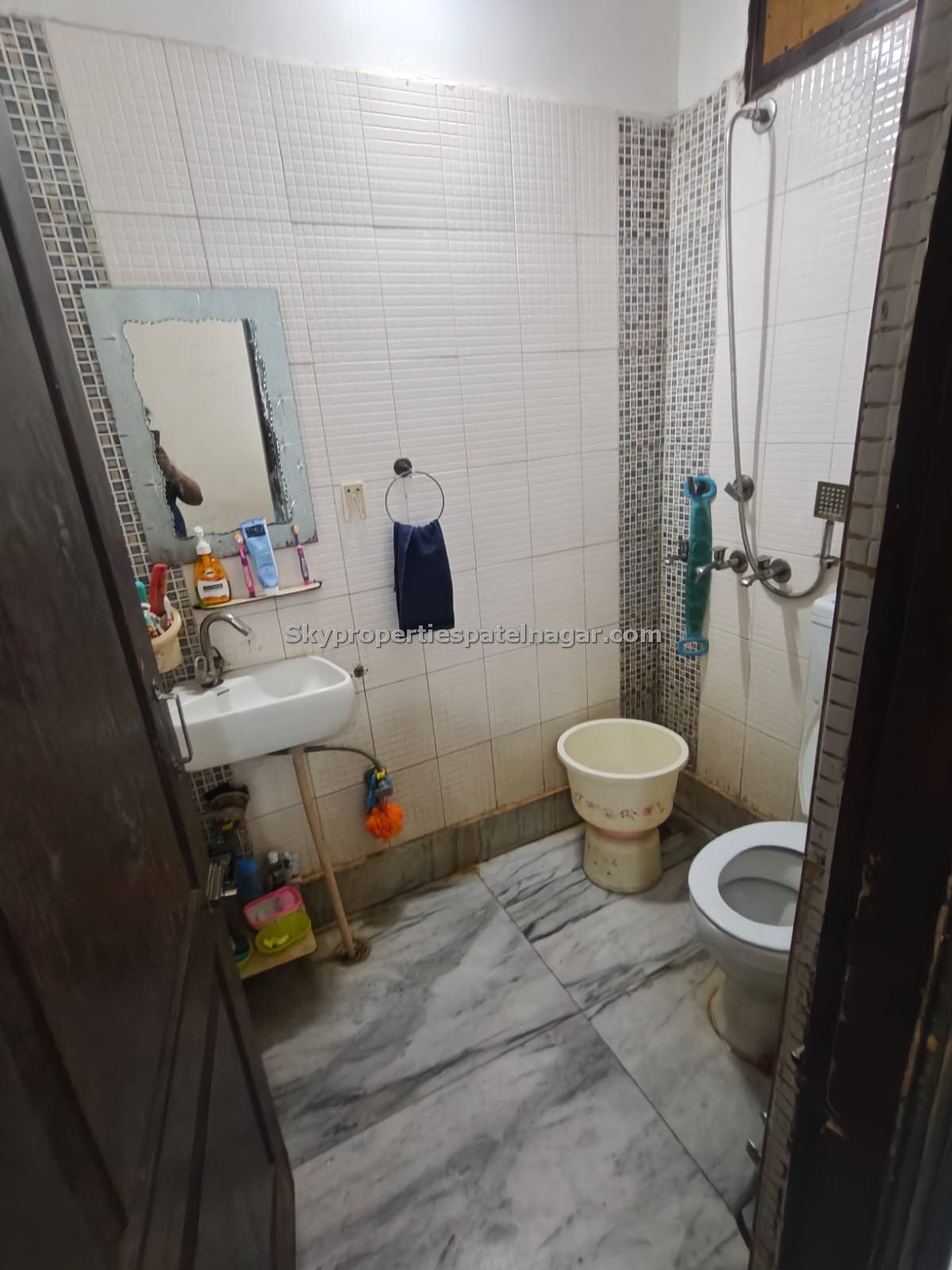 3 Bhk Flats for sale in Inder Puri Delhi